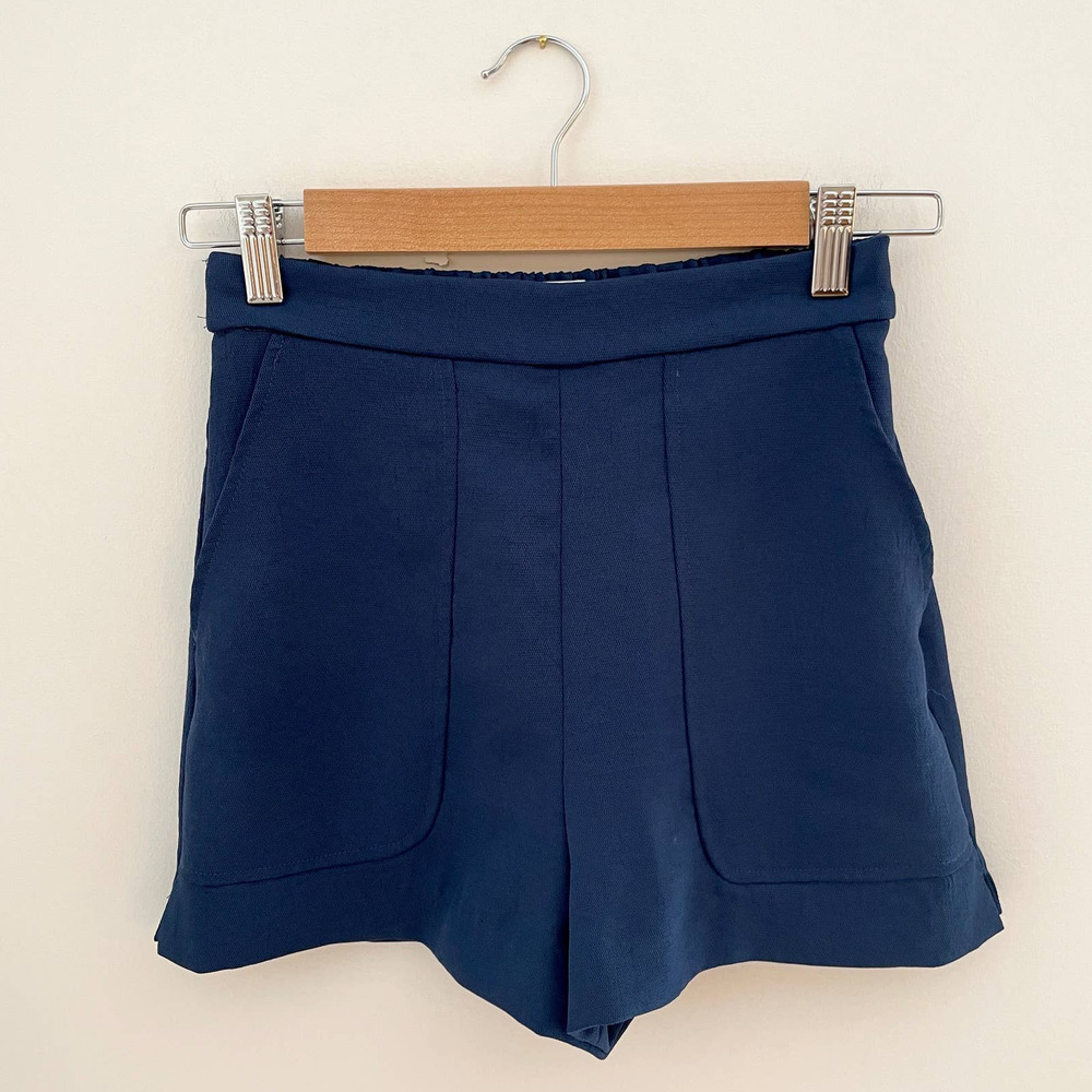 Get Ready for Summer! Aritzia Wilfred Navy High-Waisted Trouser Short Small